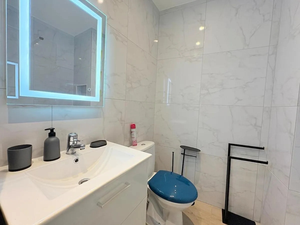 Cozy Studio - Downtown Vallauris 0*,